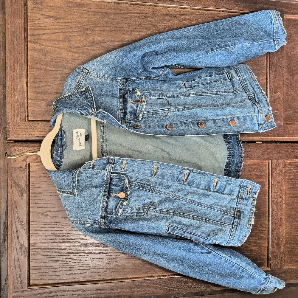 Universal Thread Blue Jean Jacket with Classic Design